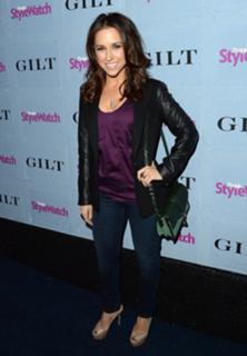 Lacey Chabert feet photo thumbnail
