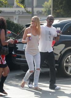 Paige Butcher feet photo thumbnail