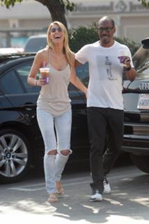 Paige Butcher feet photo thumbnail