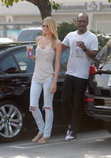 Paige Butcher feet photo thumbnail