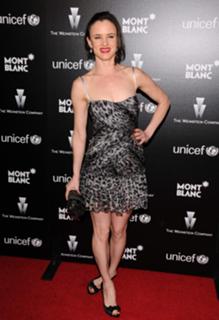 Juliette Lewis feet photo thumbnail