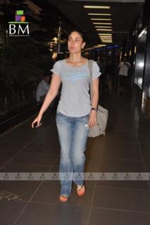 Kareena Kapoor feet photo thumbnail