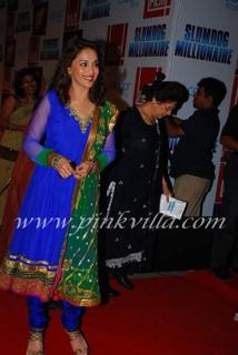 Madhuri Dixit feet photo thumbnail