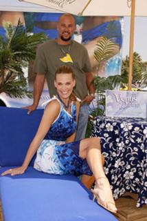 Molly Sims feet photo thumbnail