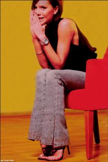 Victoria Beckham feet photo thumbnail