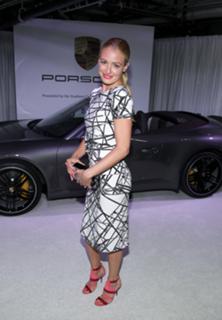 Cat Deeley feet photo thumbnail