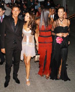 Victoria Beckham feet photo thumbnail