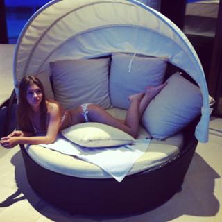 Klaudia Halejcio feet photo thumbnail