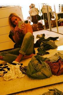 Adriane Galisteu feet photo thumbnail