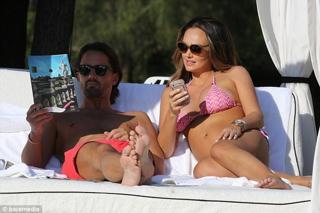 Tamara Ecclestone feet photo thumbnail