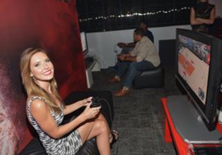 Audrina Patridge feet photo thumbnail