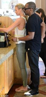 Paige Butcher feet photo thumbnail