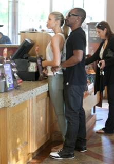 Paige Butcher feet photo thumbnail