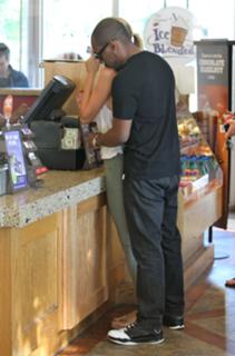 Paige Butcher feet photo thumbnail