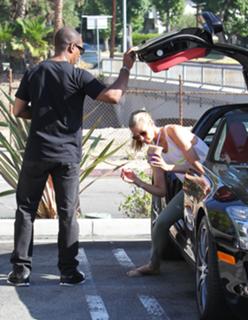 Paige Butcher feet photo thumbnail