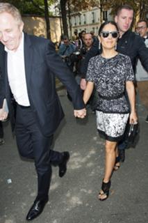 Salma Hayek feet photo thumbnail