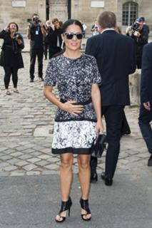 Salma Hayek feet photo thumbnail