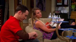 Kaley Cuoco feet photo thumbnail