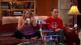 Kaley Cuoco feet photo thumbnail