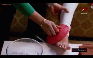 Hina Khan feet photo thumbnail
