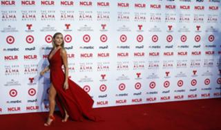 Alexa PenaVega feet photo thumbnail