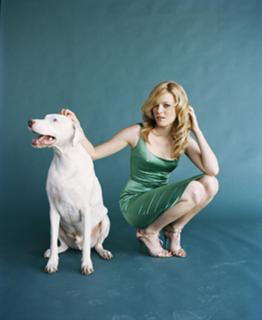 Elizabeth Banks feet photo thumbnail