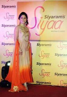 Hina Khan feet photo thumbnail