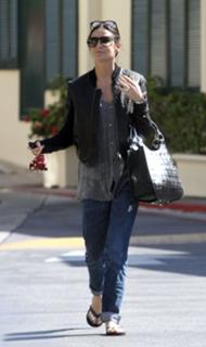 Demi Moore feet photo thumbnail