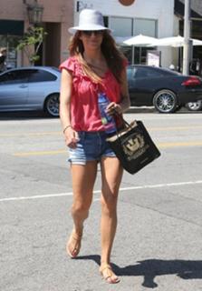 Kate Walsh feet photo thumbnail