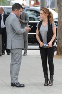 Alyssa Milano feet photo thumbnail