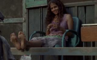 Halle Berry feet photo thumbnail