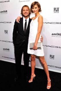Karlie Kloss feet photo thumbnail