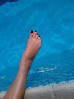 Denise Van Outen feet photo thumbnail