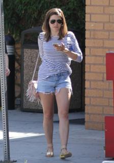 Sophia Bush feet photo thumbnail