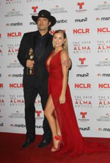 Alexa PenaVega feet photo thumbnail