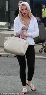 Helen Flanagan feet photo thumbnail