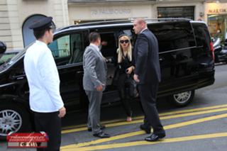 Rita Ora feet photo thumbnail