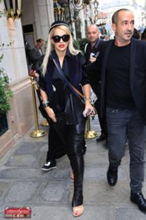Rita Ora feet photo thumbnail