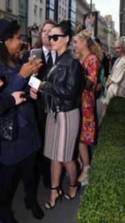 Katy Perry feet photo thumbnail