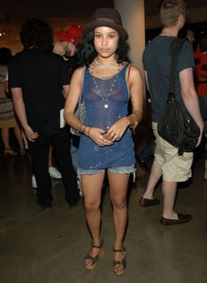 Zoë Kravitz feet photo thumbnail