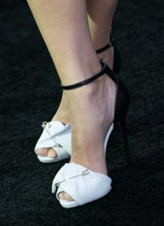 Sandra Bullock feet photo thumbnail