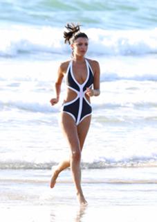 Lucy Mecklenburgh feet photo thumbnail