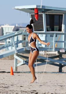 Lucy Mecklenburgh feet photo thumbnail