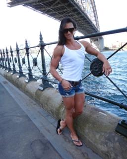 Cindy Landolt feet photo thumbnail