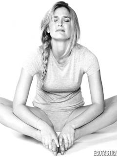 Bar Refaeli feet photo thumbnail