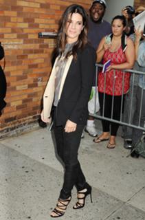 Sandra Bullock feet photo thumbnail