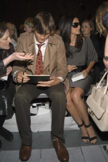 Demi Moore feet photo thumbnail