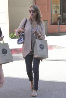 Jessica Alba feet photo thumbnail