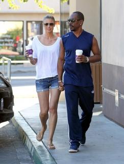 Paige Butcher feet photo thumbnail