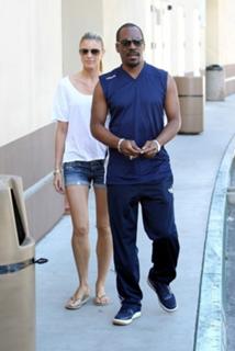 Paige Butcher feet photo thumbnail